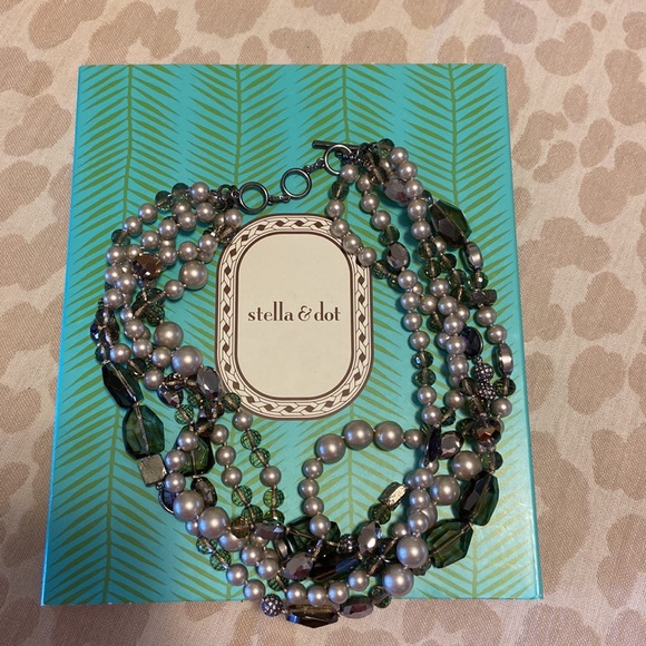 Stella & Dot Statement Necklace - Picture 3 of 4